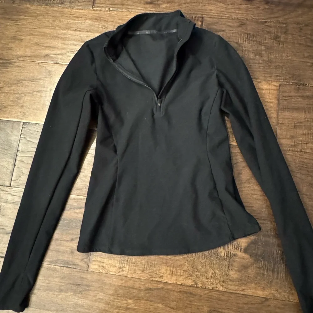 ALO Yoga Black Long-Sleeve Half-Zip Pullover - Picture 1 of 2